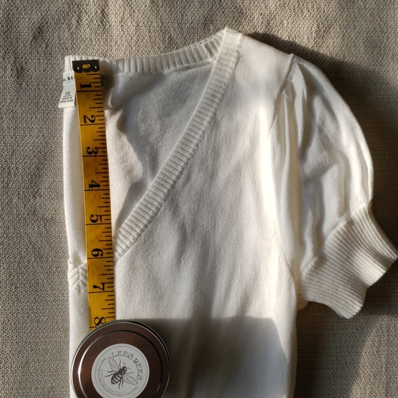 Banana Republic v-neck short sleeved sweater - Picture 8 of 10